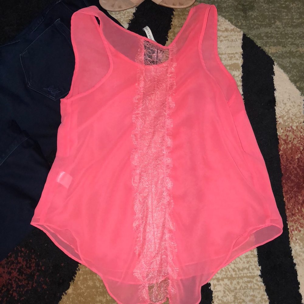 🔥🔥 Beautiful coral tank top with lace details 🔥 - Picture 3 of 4